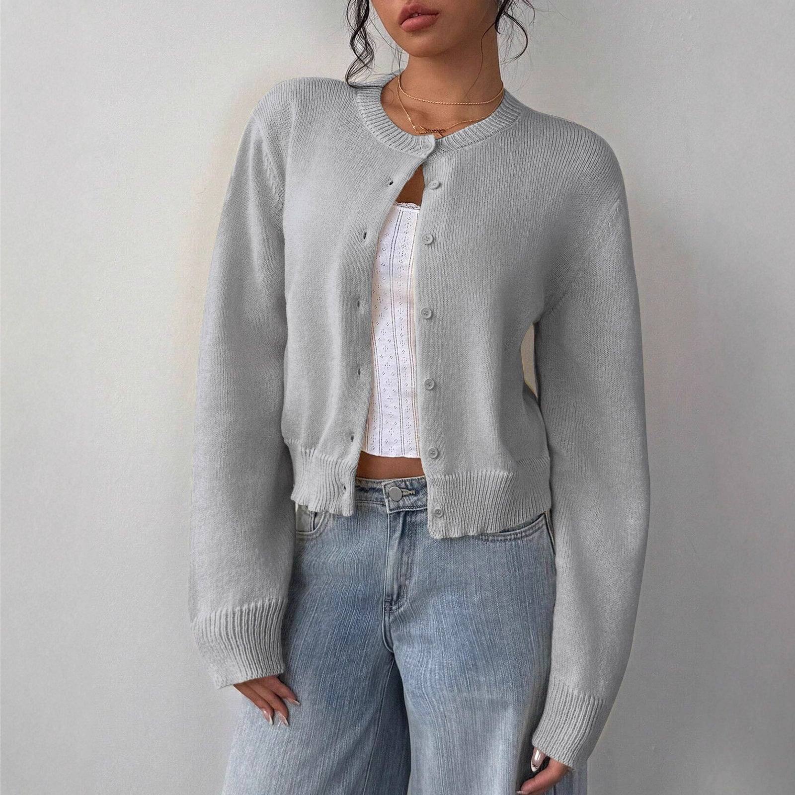 Cropped Button-Up Knit Cardigan with a Round Neck and Rib Trim