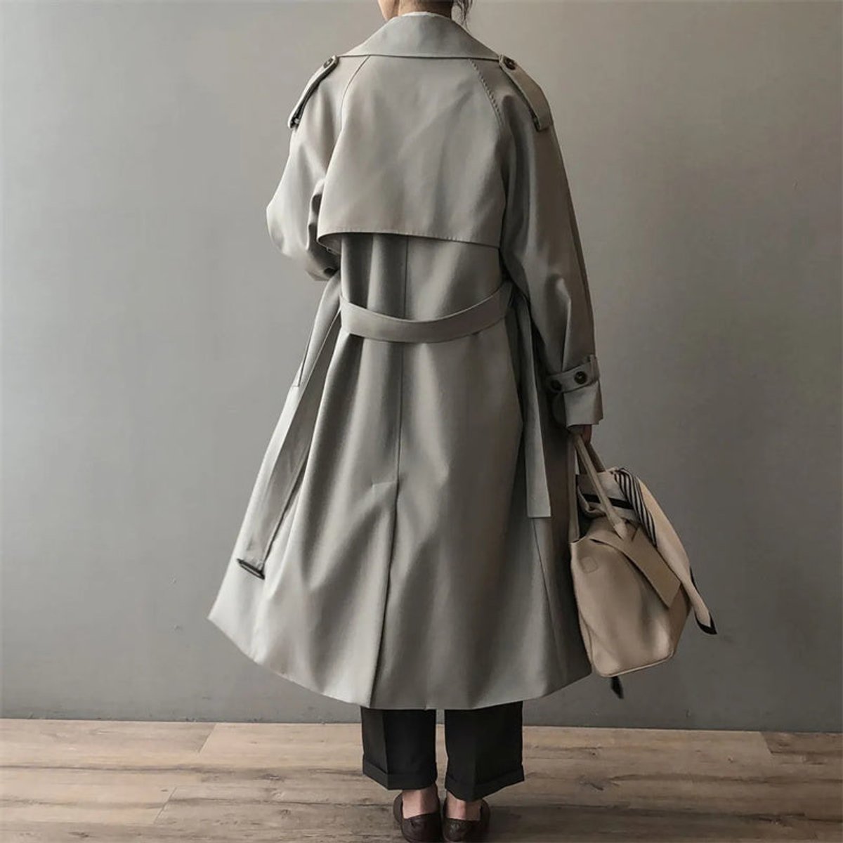 Double-Breasted Long Trench Coat with a Notched Collar and Adjustable Cuffs 2
