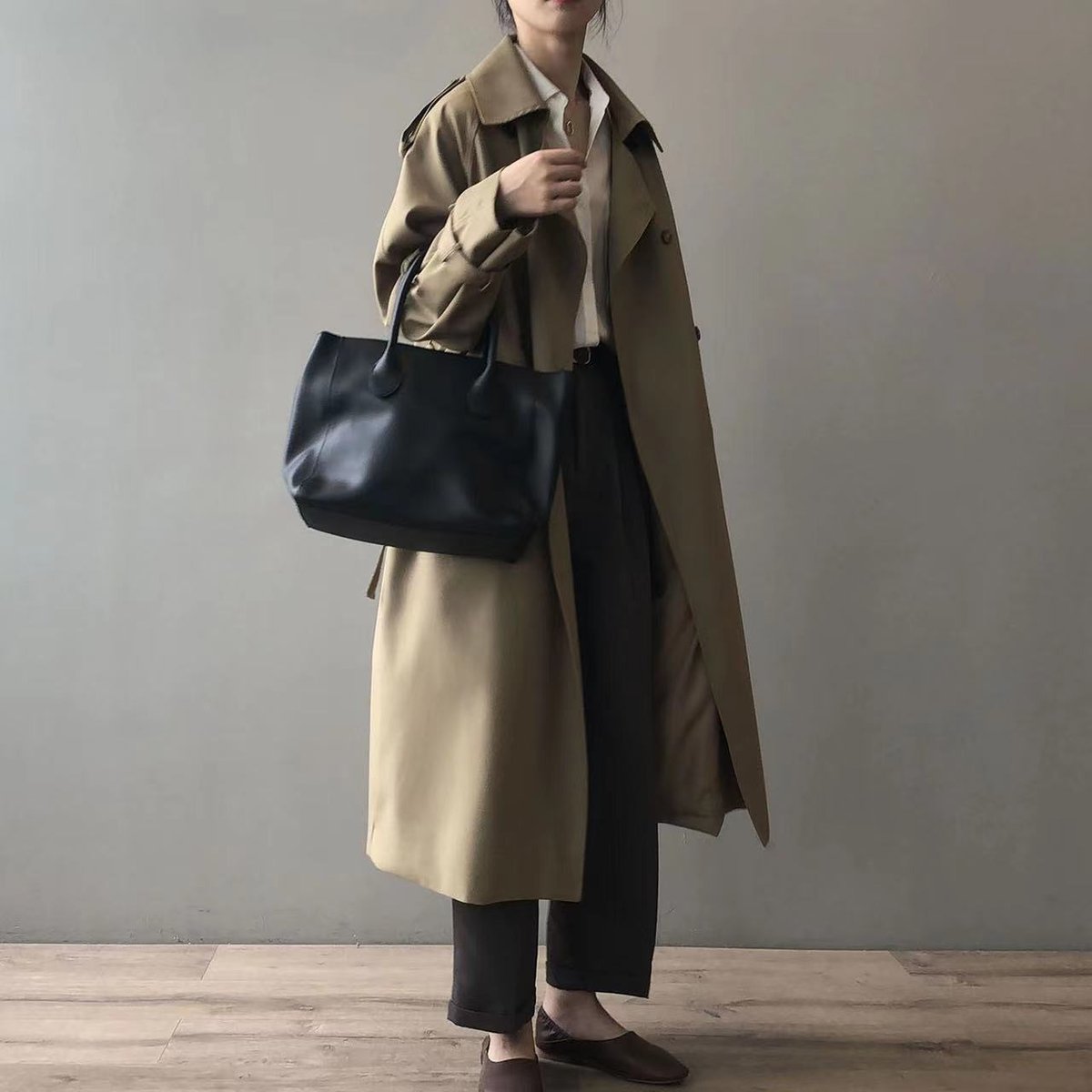 Double-Breasted Long Trench Coat with a Notched Collar and Adjustable Cuffs 3
