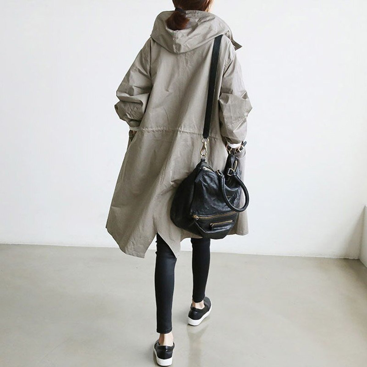 Oversized Midi Trench Coat with a Single-Button Front and Elasticated Cuffs 3
