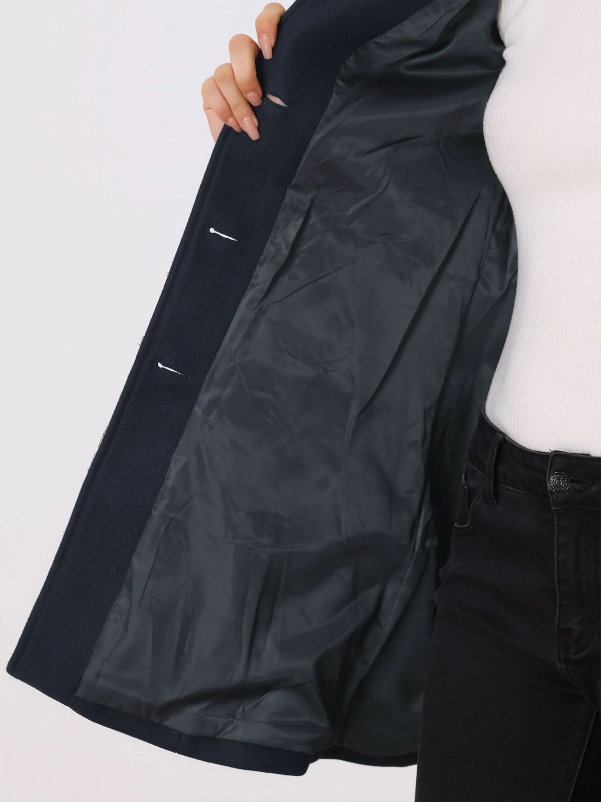 Tailored Trench Coat with a Classic Collar and Button Front 8